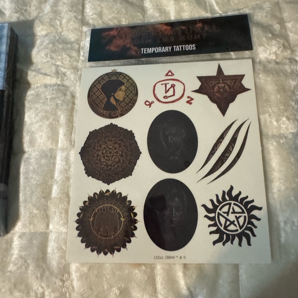 Supernatural Gift Set - Picture 4 of 6